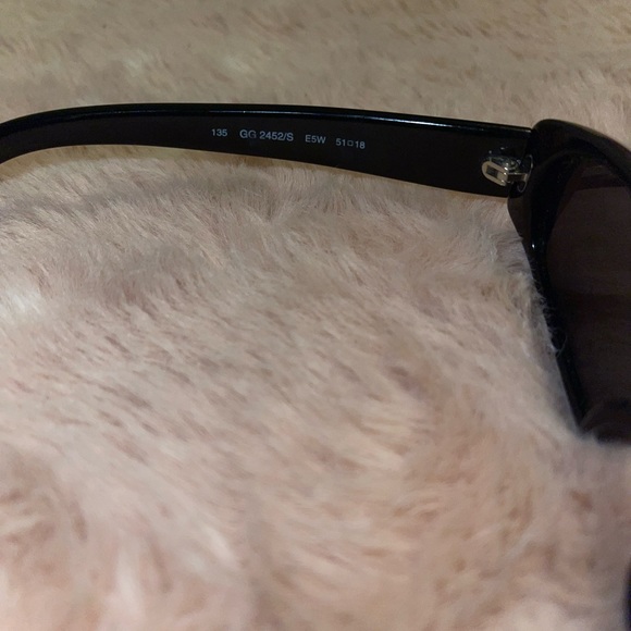 Authentic Vintage Gucci Sunglasses - Picture 3 of 5